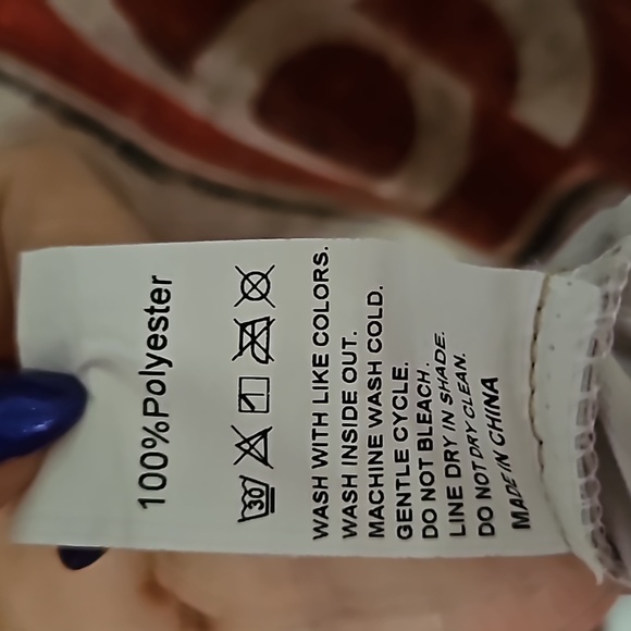 Mens small tshirt - Picture 2 of 3